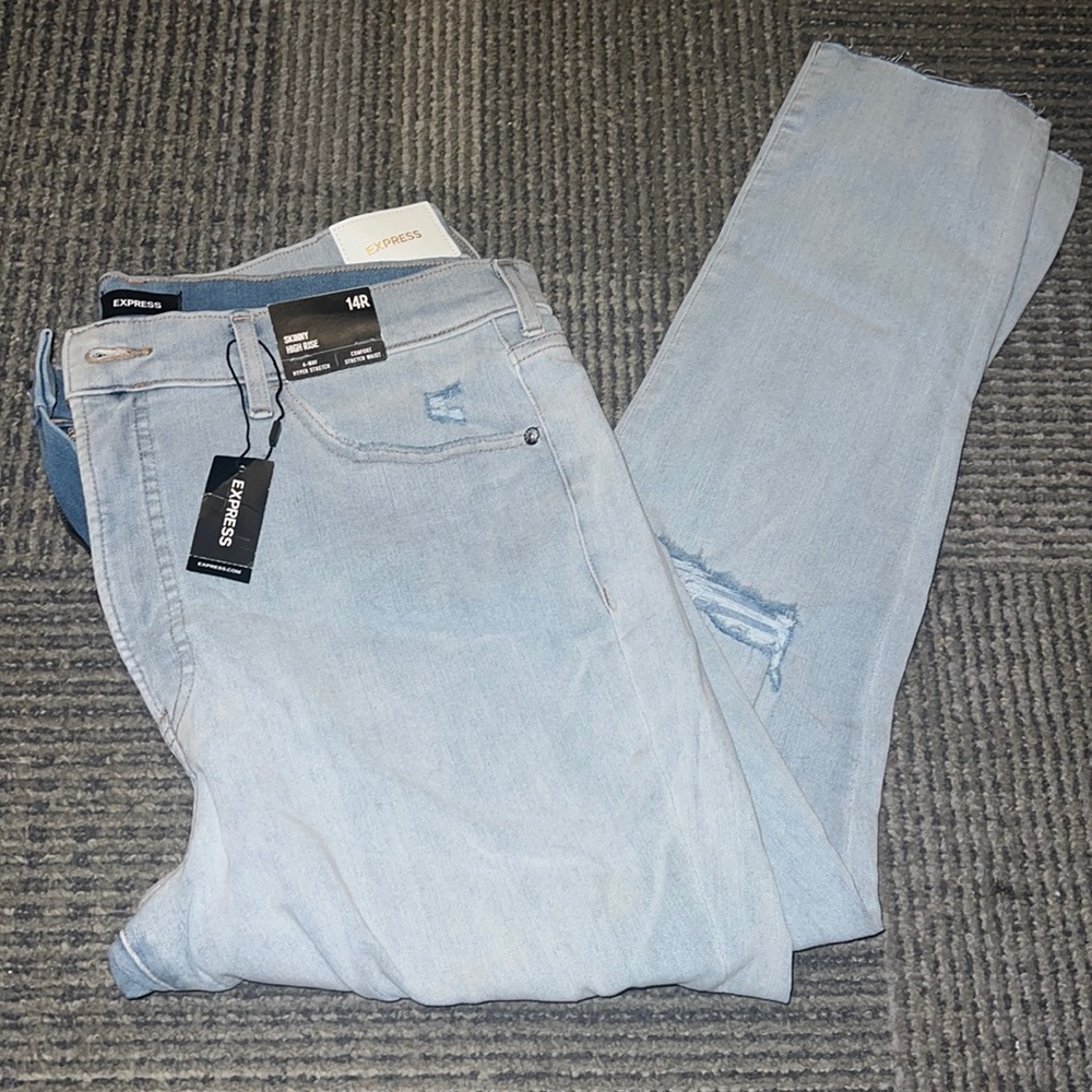 Light blue washed jeans